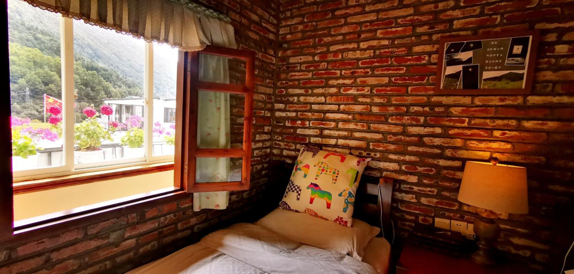 Kangding Guozhuang Nan Wu Hao Boutique Inn المظهر الخارجي الصورة