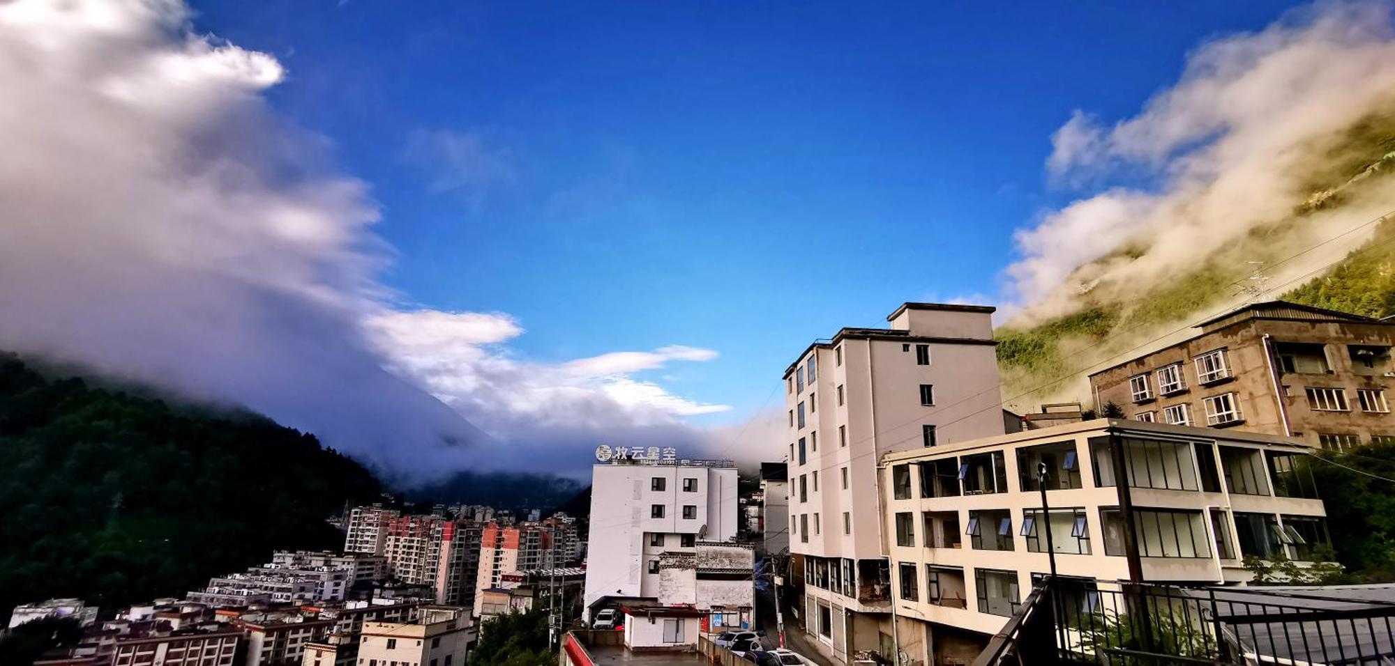Kangding Guozhuang Nan Wu Hao Boutique Inn المظهر الخارجي الصورة